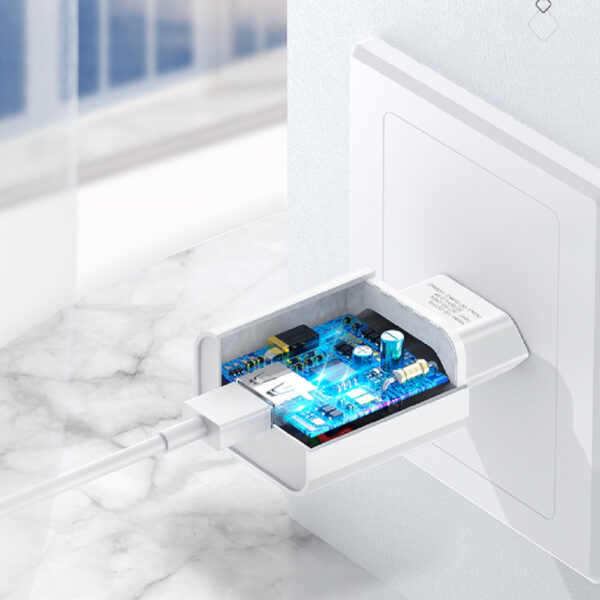 شارژر دیواری یوسمز مدل T21 به همراه کابل تبدیل usb-C